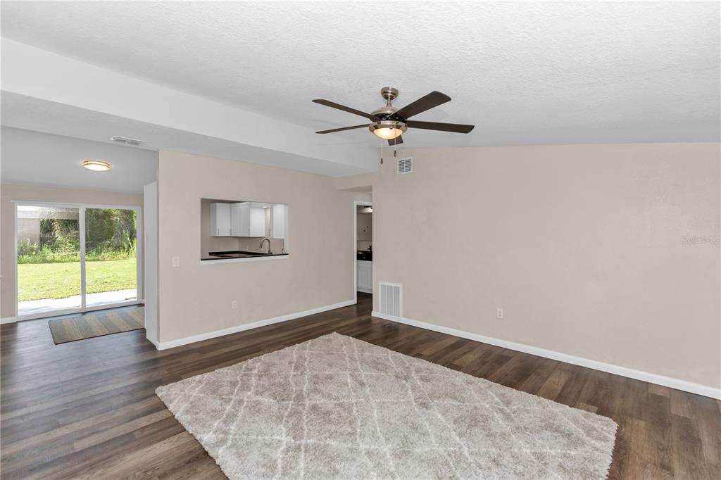 247 Toms Road DeBary, FL 32713 - Photo 5 of 27