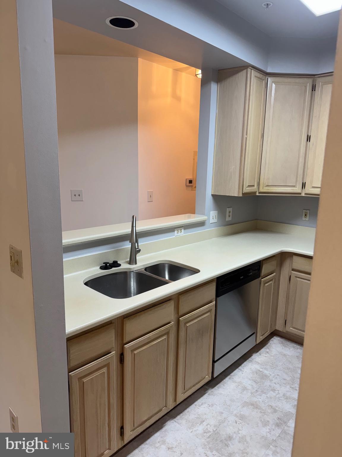 1348 Garden Wall Circle, Unit 513 Reston, VA 20194 - Photo 13 of 21