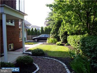 16 Forklanding Road Cinnaminson, NJ 08077 - Photo 2 of 10 Exterior Side