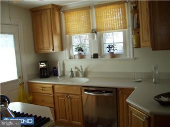 16 Forklanding Road Cinnaminson, NJ 08077 - Photo 7 of 10 Kitchen