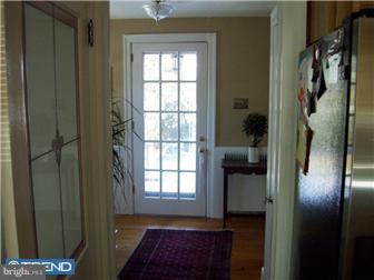 16 Forklanding Road Cinnaminson, NJ 08077 - Photo 8 of 10 Foyer