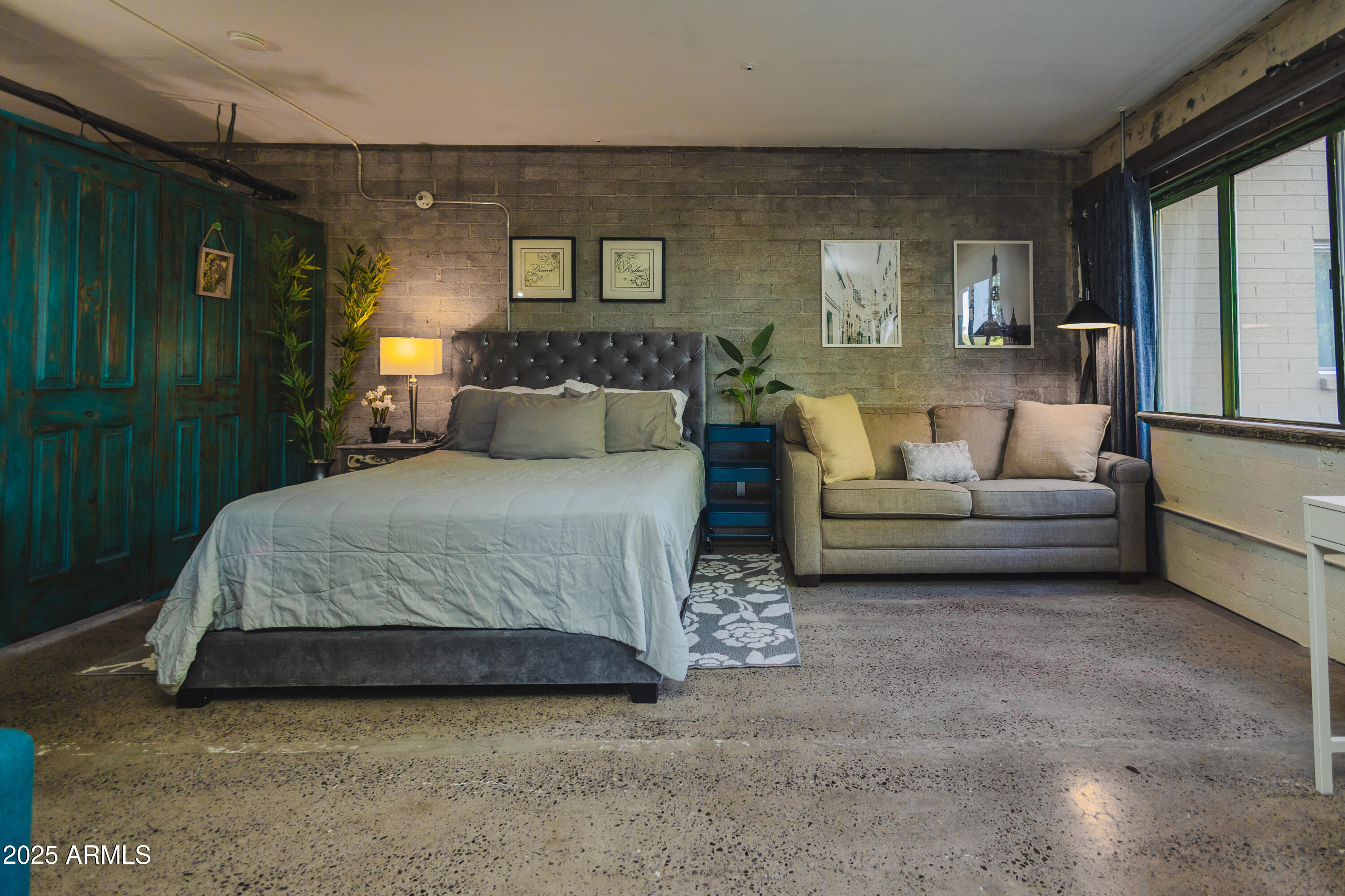 353 East Thomas Road, Unit C307 Phoenix, AZ 85012 - Photo 14 of 51 Bed 5