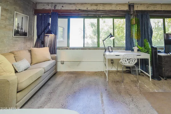 $260,000 | 353 East Thomas Road, Unit C307, Phoenix, AZ 85012