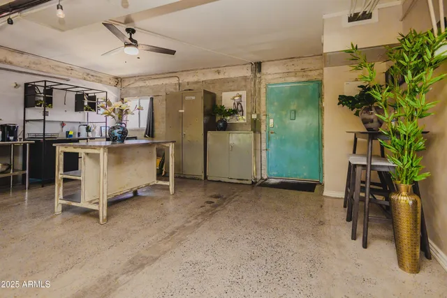 $260,000 | 353 East Thomas Road, Unit C307, Phoenix, AZ 85004