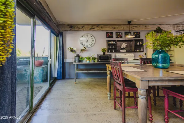 $260,000 | 353 East Thomas Road, Unit C307, Phoenix, AZ 85012