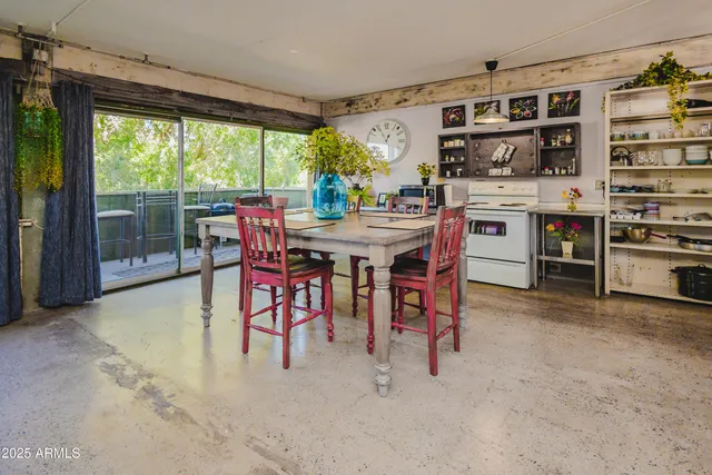 $260,000 | 353 East Thomas Road, Unit C307, Phoenix, AZ 85004