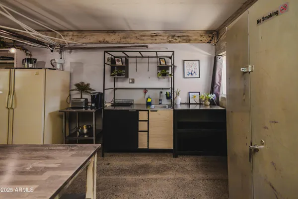 $260,000 | 353 East Thomas Road, Unit C307, Phoenix, AZ 85012