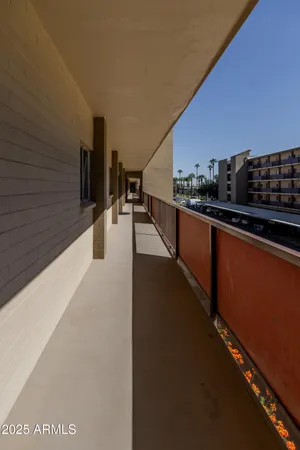 $260,000 | 353 East Thomas Road, Unit C307, Phoenix, AZ 85012