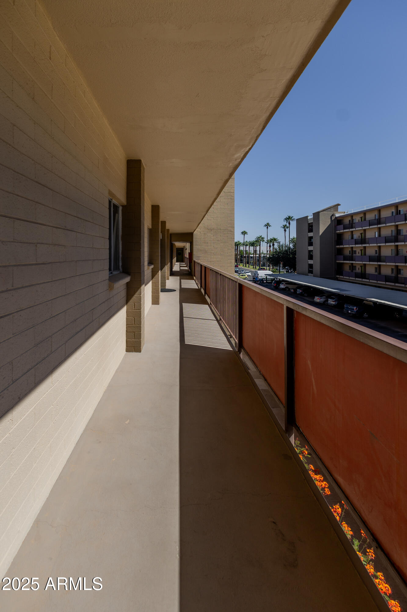 353 East Thomas Road, Unit C307 Phoenix, AZ 85012 - Photo 43 of 51 Outdoor hall