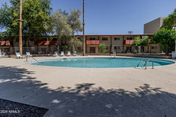 $260,000 | 353 East Thomas Road, Unit C307, Phoenix, AZ 85012