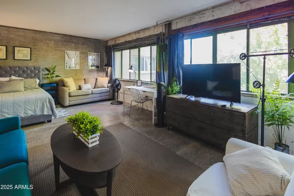 $260,000 | 353 East Thomas Road, Unit C307, Phoenix, AZ 85012