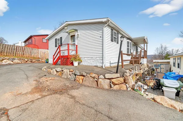 a view of entryway and hall