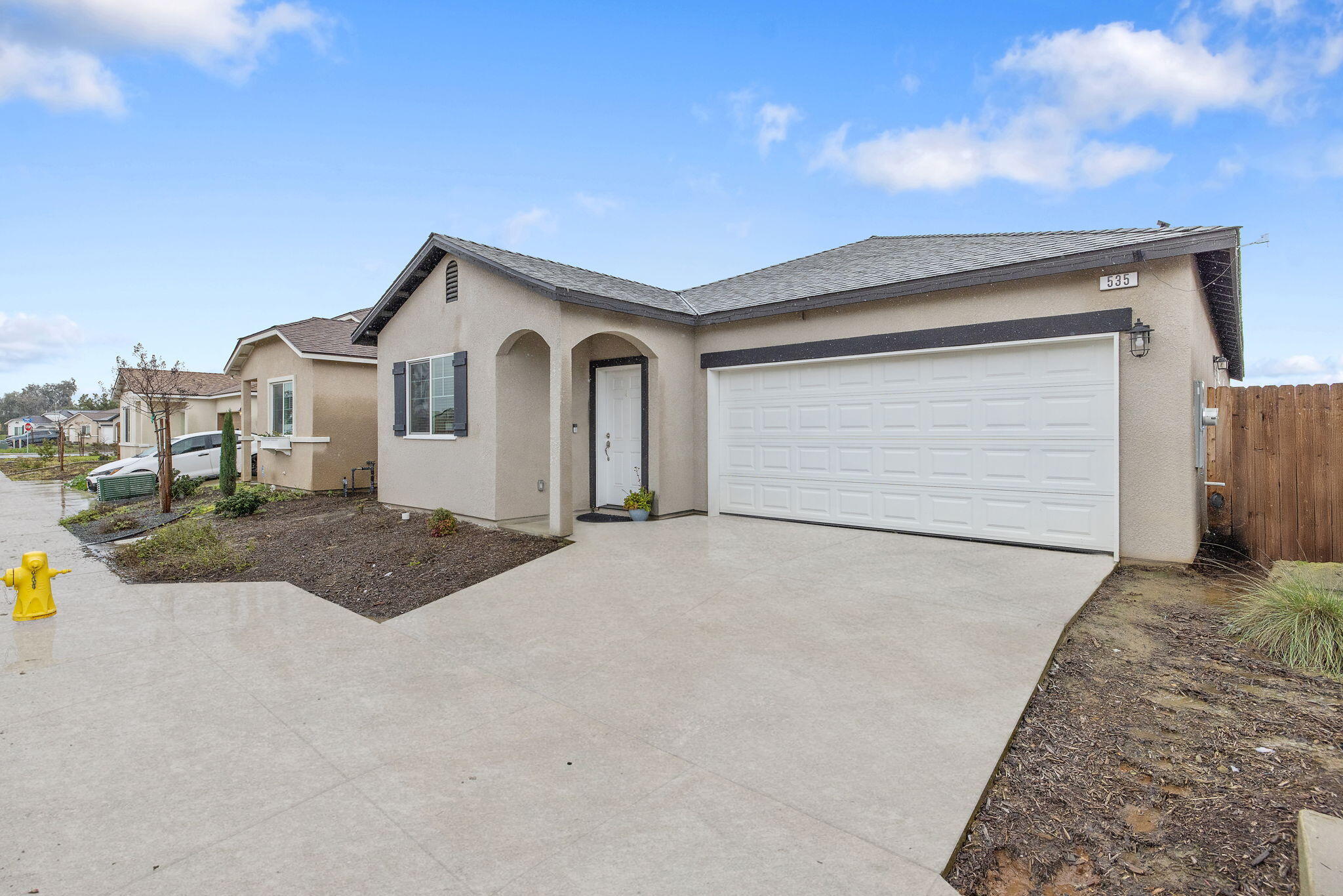 535 Sandtrap Lane Lemoore, CA 93245 - Photo 2 of 36 1-web-or-mls-713A6424