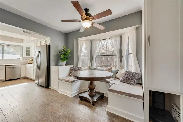 $365,000 | 449 Meadowhill Drive, Benbrook, TX 76126