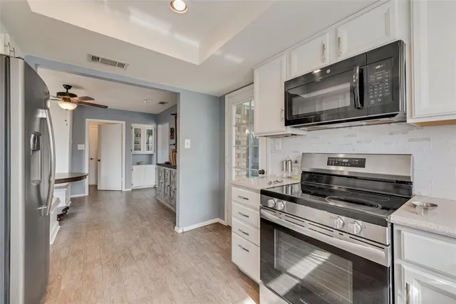 $365,000 | 449 Meadowhill Drive, Benbrook, TX 76126