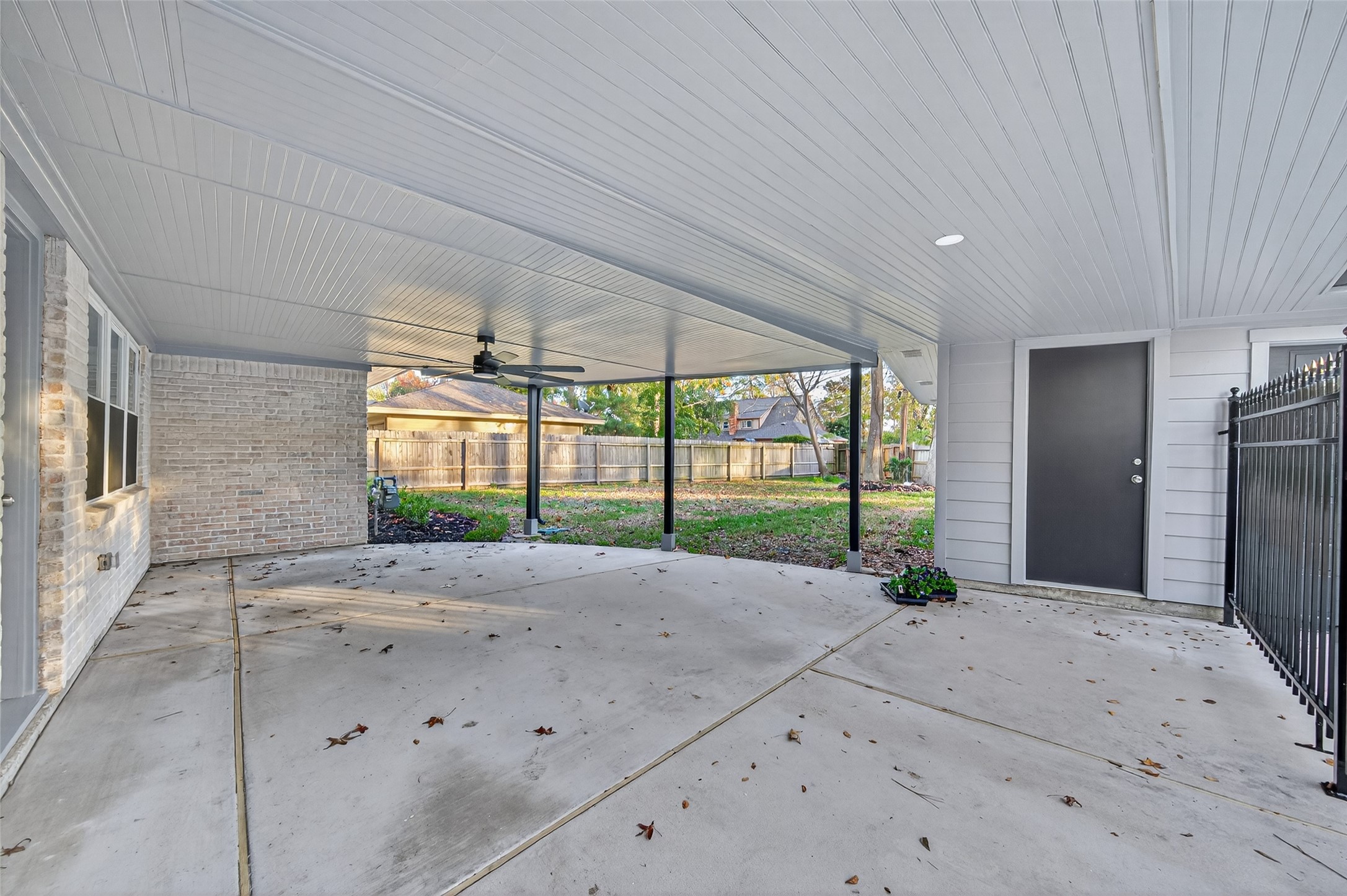 902 Kingsbridge Road Houston, TX 77073 - Photo 11 of 43 The door leads to the 2 car garage.