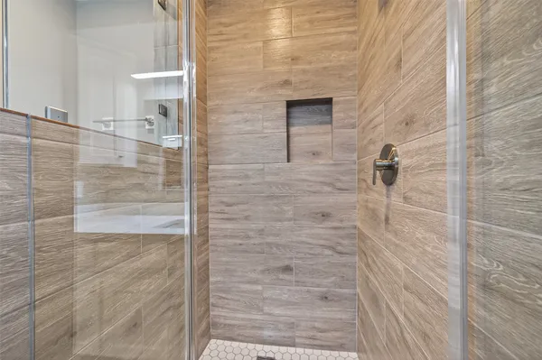 $339,000 | 902 Kingsbridge Road, Houston, TX 77073