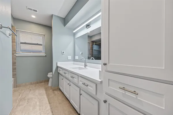 $339,000 | 902 Kingsbridge Road, Houston, TX 77073