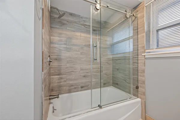 $339,000 | 902 Kingsbridge Road, Houston, TX 77073