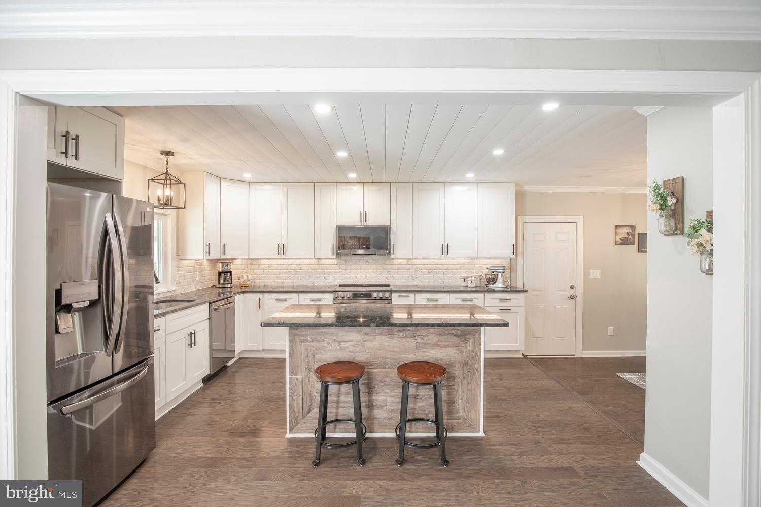 205 Taylorsville Road Yardley, PA 19067 - Photo 9 of 47 Kitchen island