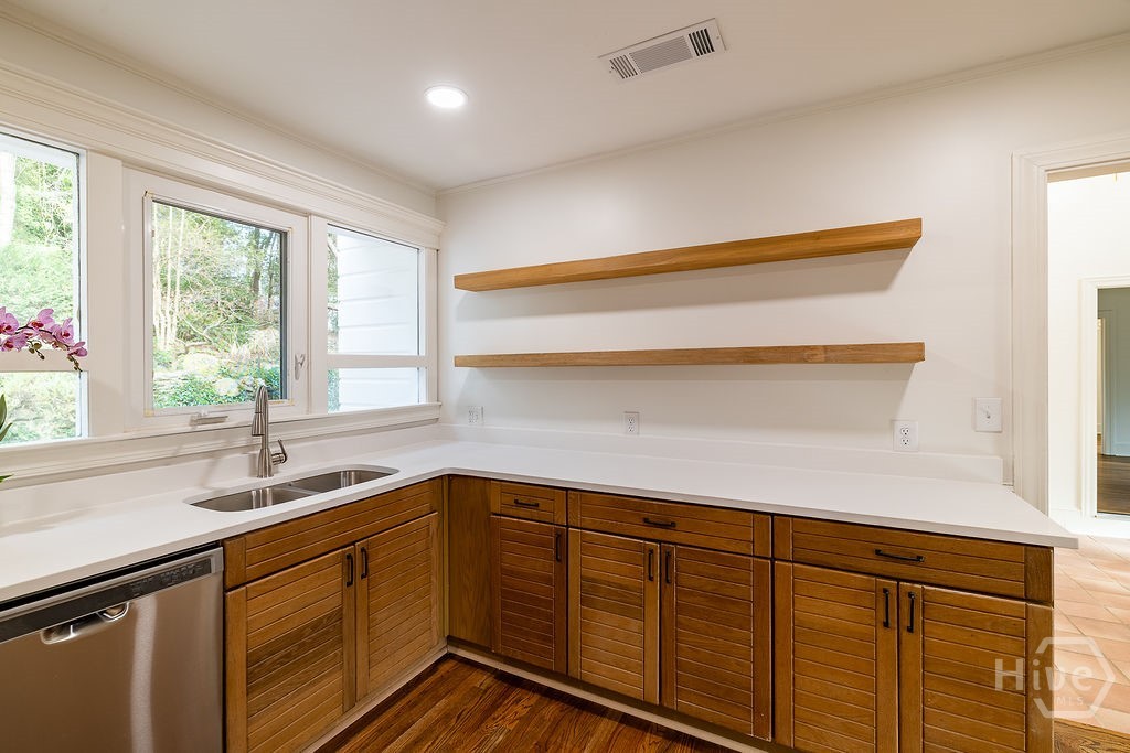 550 Fortson Road Athens, GA 30606 - Photo 3 of 50 Reclaimed beams