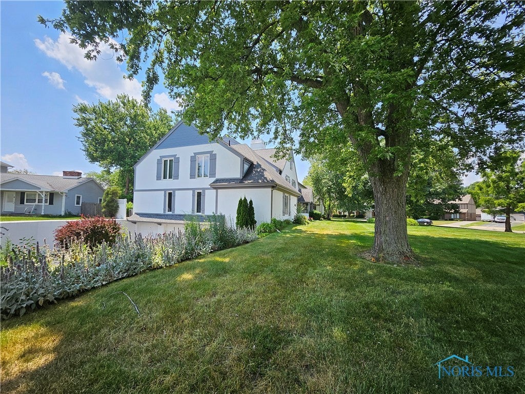 2311 Rockspring Road, Unit 101 Toledo, OH 43614 - Photo 2 of 42 Gallery Image 2