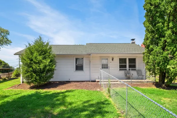 $200,000 | 125 East Riverside Drive, Timberville, VA 22853