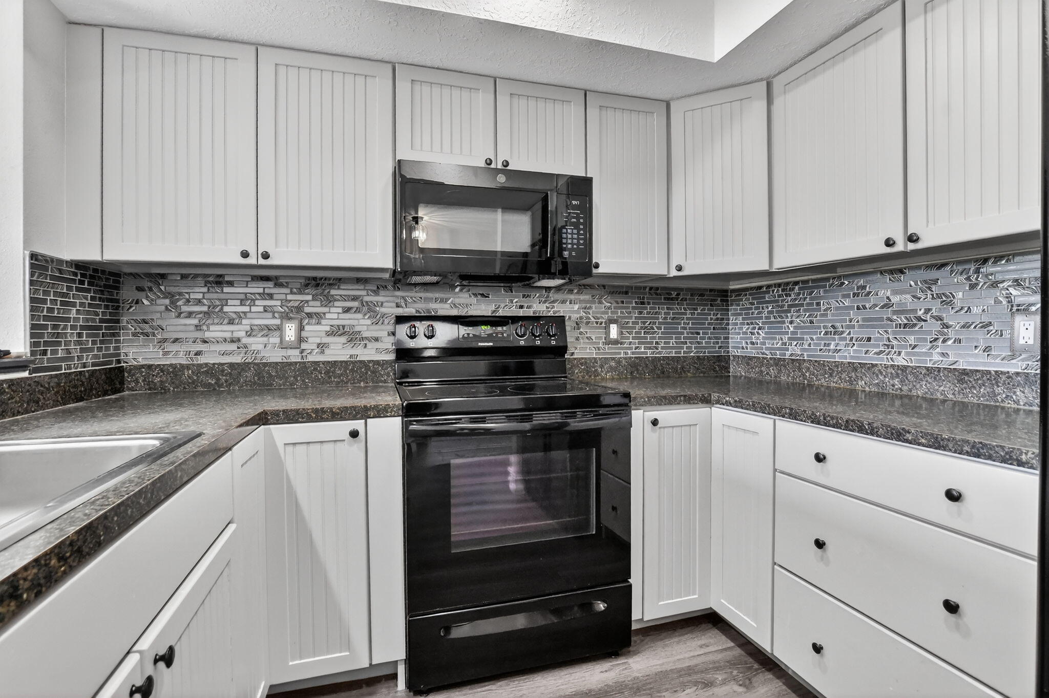 9500 Southwest 3rd Street, Unit 213 Boca Raton, FL 33428 - Photo 9 of 42 Kitchen