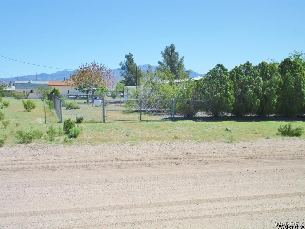 3093 West Rancho Road Golden Valley, AZ 86413 - Photo 19 of 26 Side Yard