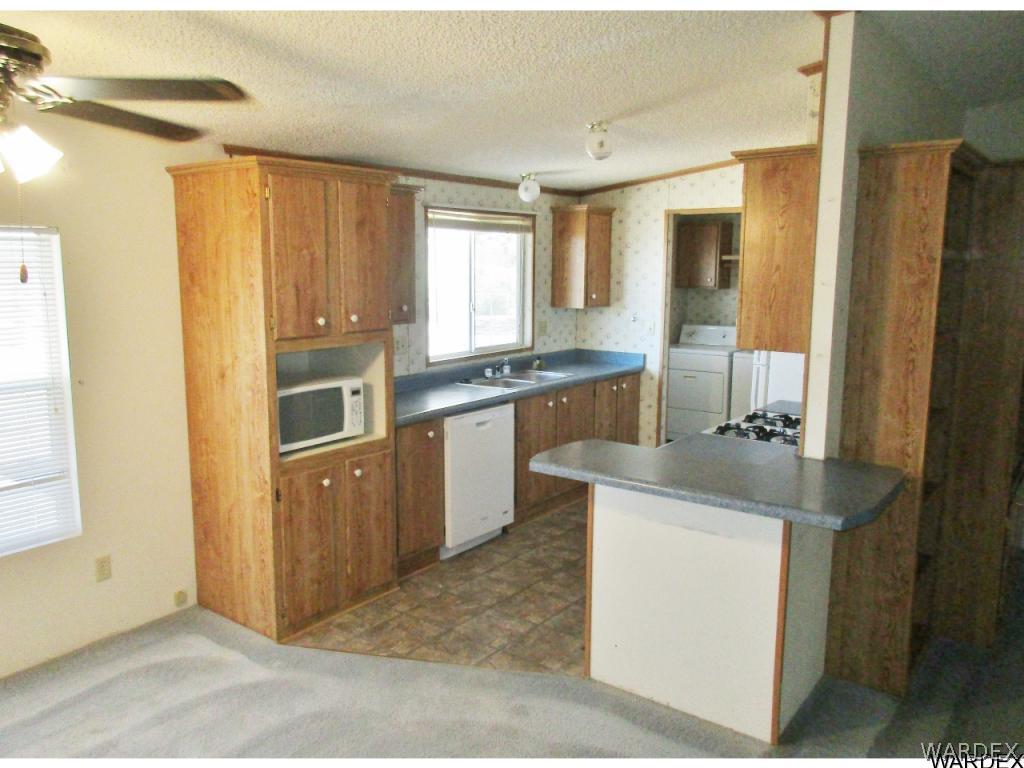 3093 West Rancho Road Golden Valley, AZ 86413 - Photo 3 of 26 Kitchen