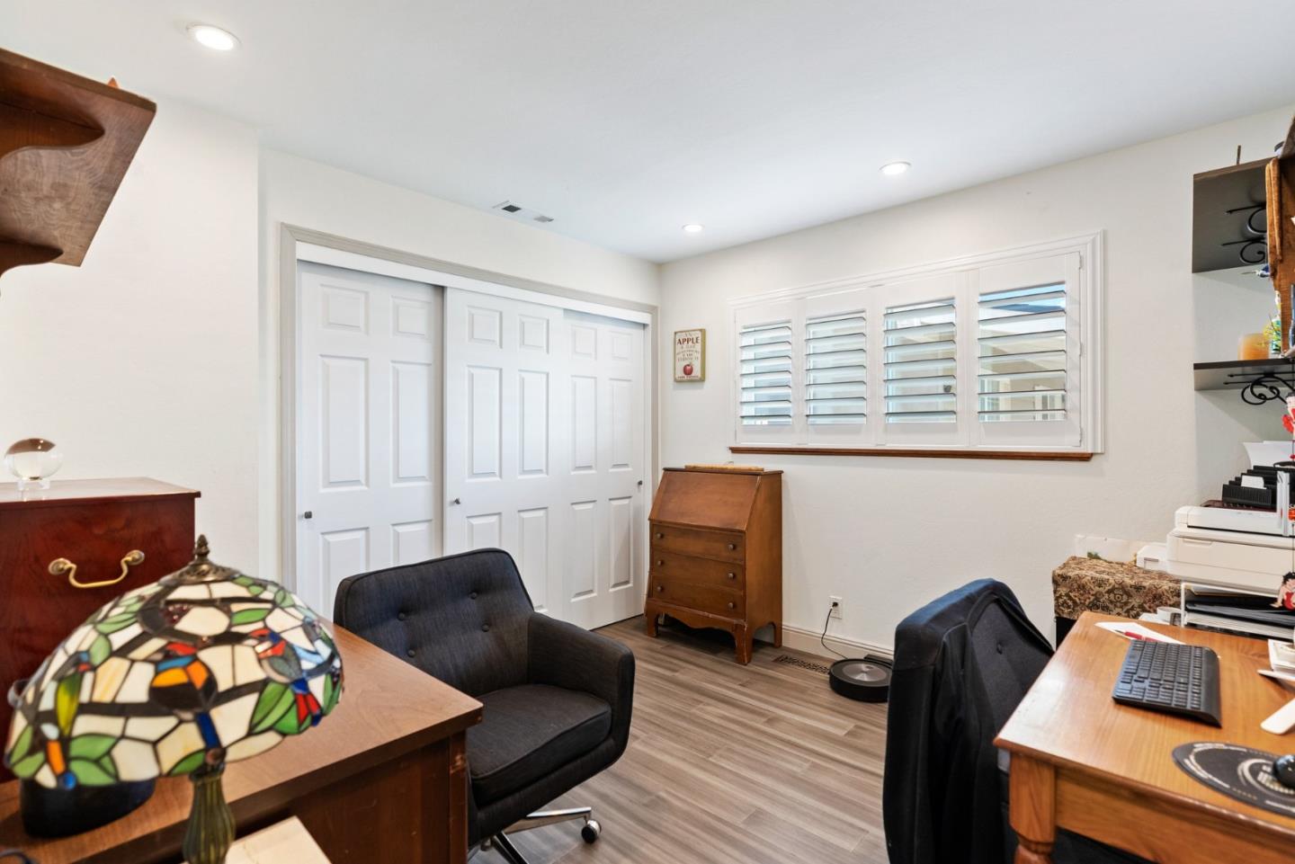 1650 Cambrian Drive Salinas, CA 93906 - Photo 28 of 48 a livingroom with workspace and a couch