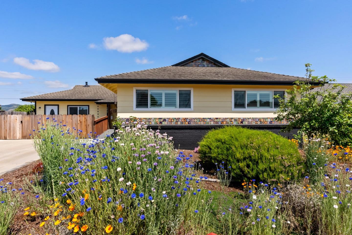 1650 Cambrian Drive Salinas, CA 93906 - Photo 6 of 48 a front view of a house with garden