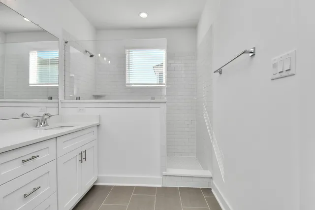 $2,100 | 9027 Laverne Oak Lane, Houston, TX 77080