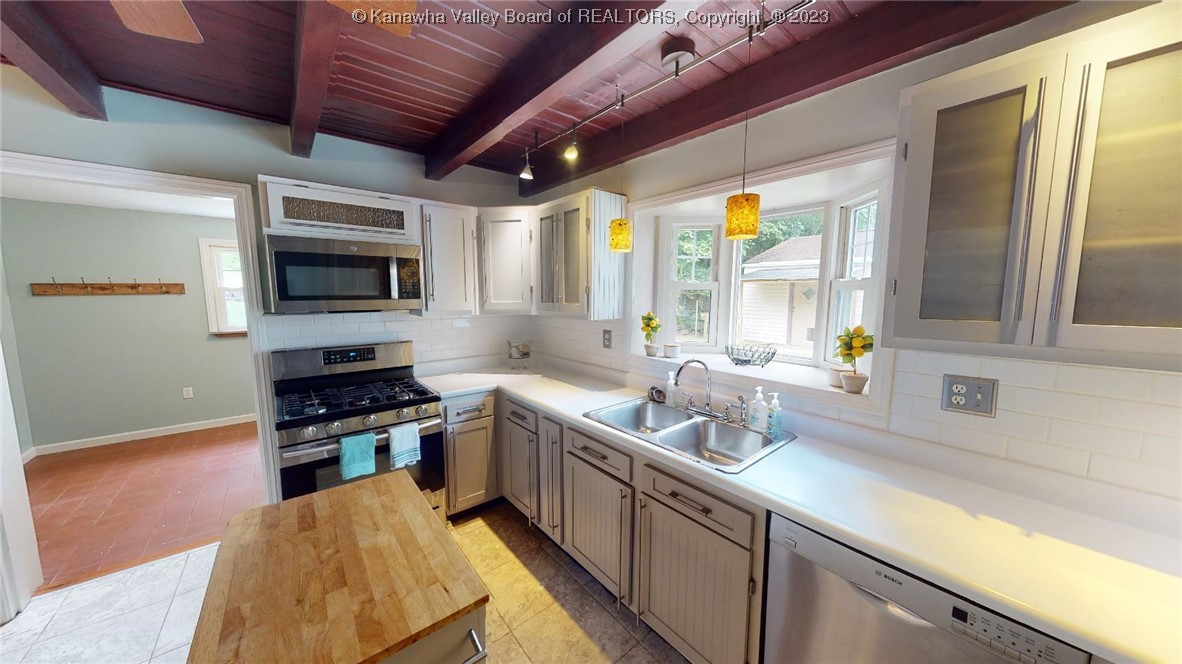 3907 Green Valley Road Huntington, WV 25701 - Photo 18 of 34 Gallery Image 18
