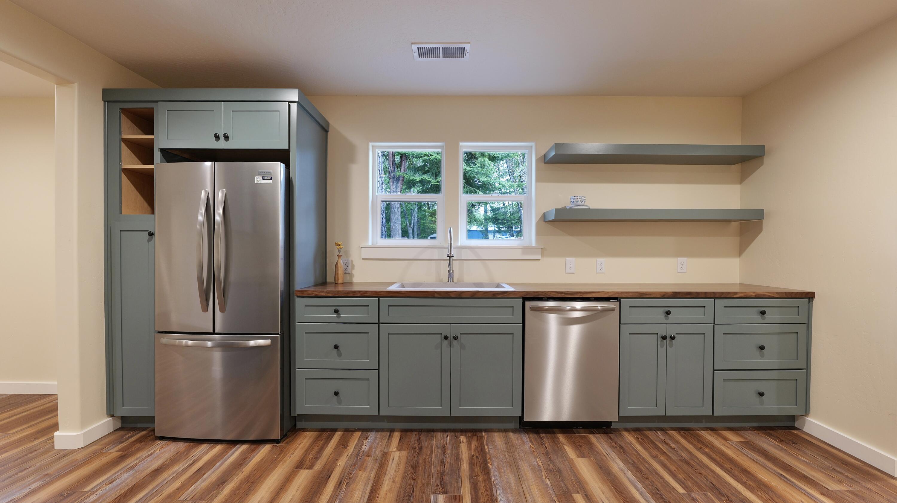 769 Mather Road Prospect, OR 97536 - Photo 9 of 70 Kitchen