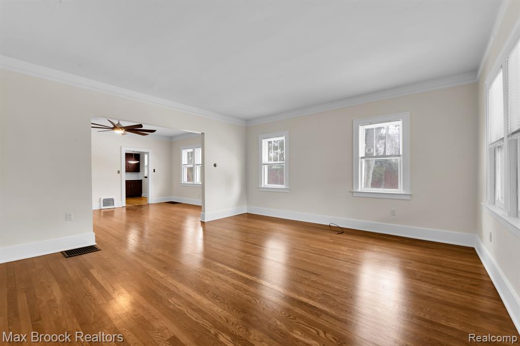 19011 Beck Road Northville, MI 48168 - Photo 4 of 40