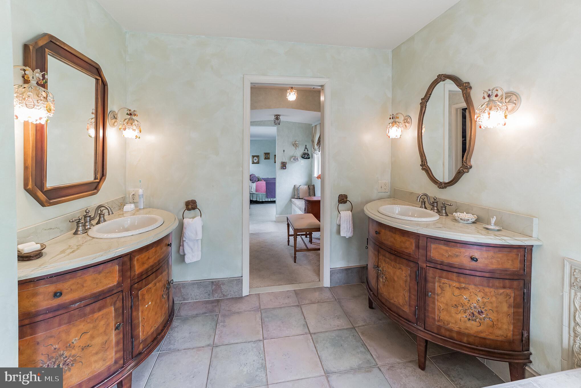 785 Gulph Road Wayne, PA 19087 - Photo 25 of 38 Master bath