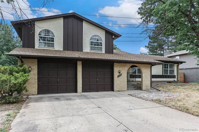 a house view with a outdoor space