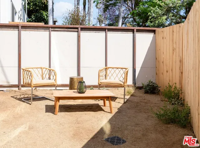 a view of sitting area with furniture