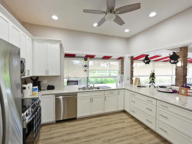 $330,000 | 5613 Garden Lakes Drive, Unit 5613, Bradenton, FL 34203