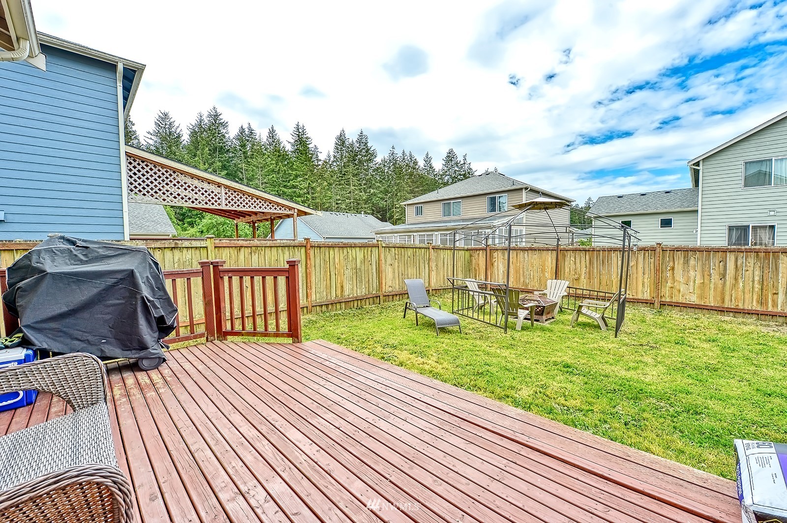 2385 Southwest Navigator Loop Oak Harbor, WA 98277 - Photo 18 of 31 Gallery Image 18