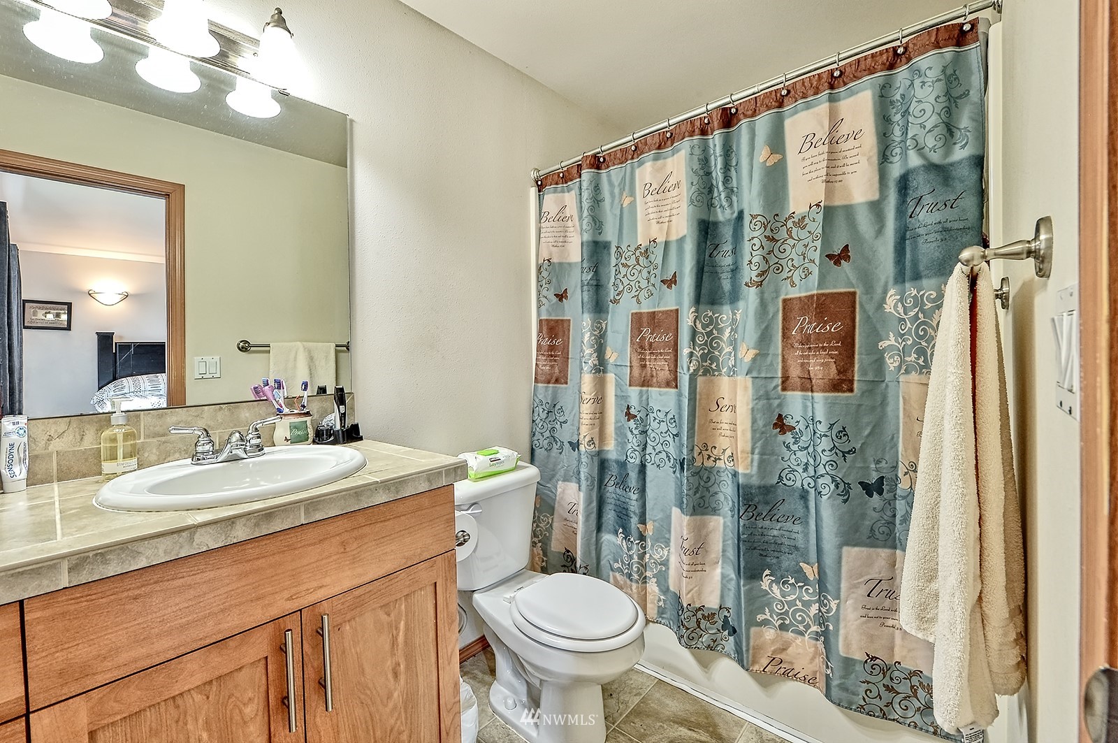 2385 Southwest Navigator Loop Oak Harbor, WA 98277 - Photo 27 of 31 Gallery Image 27