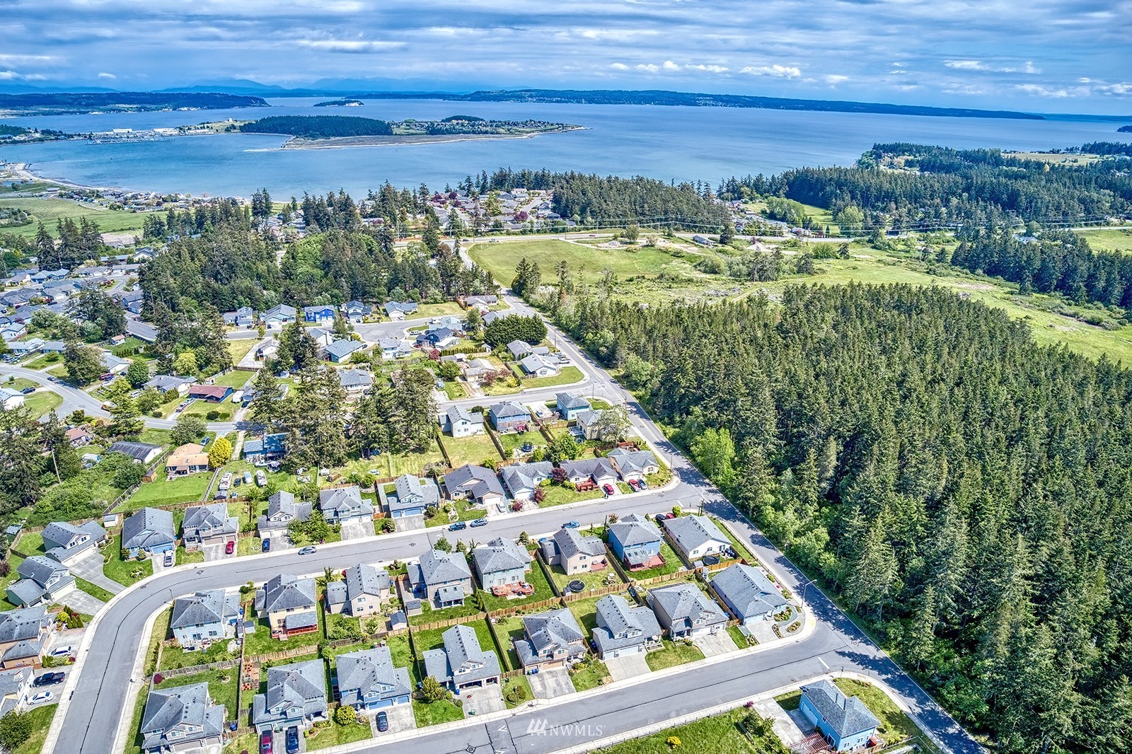 2385 Southwest Navigator Loop Oak Harbor, WA 98277 - Photo 30 of 31 Gallery Image 30