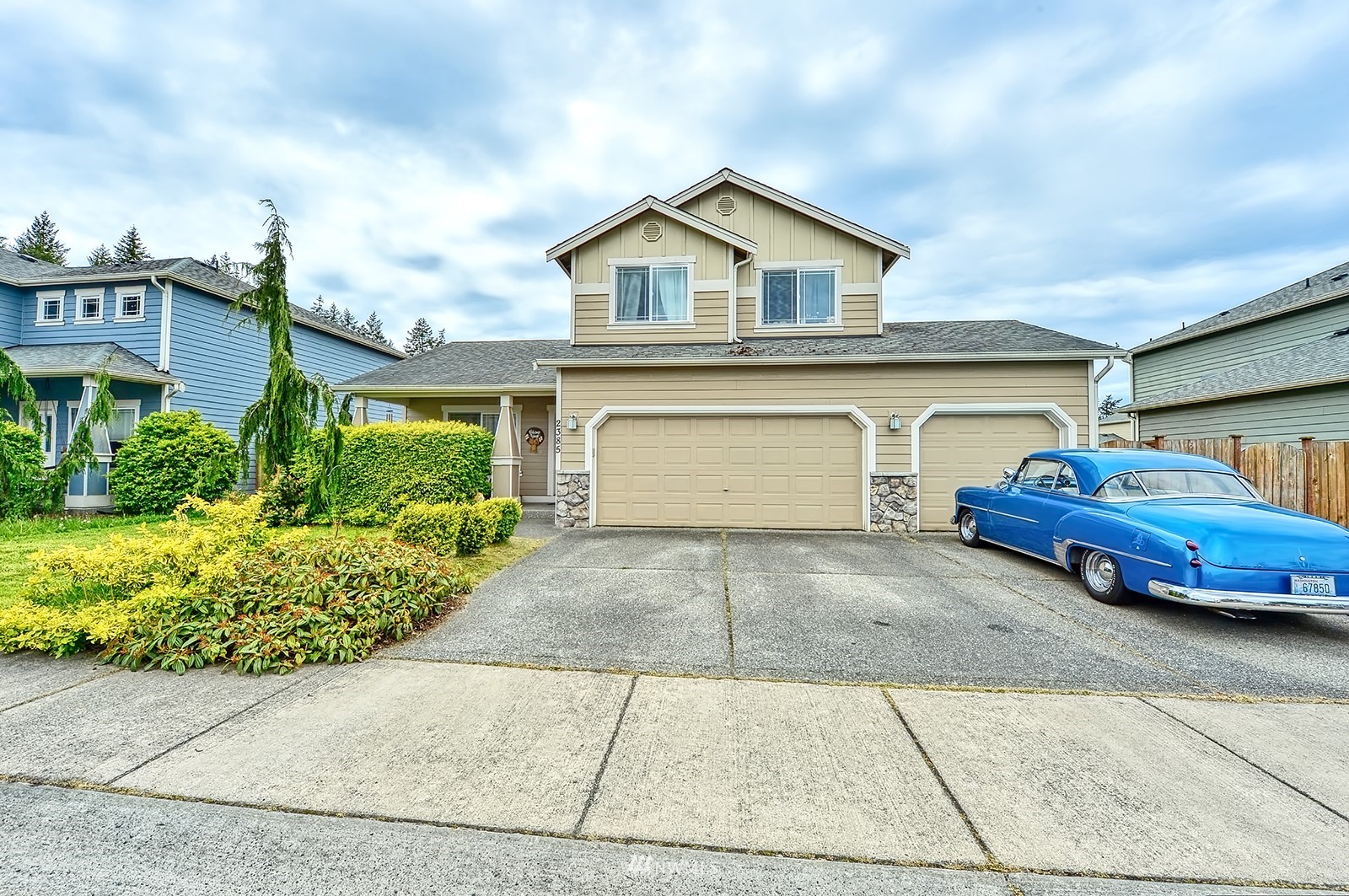 2385 Southwest Navigator Loop Oak Harbor, WA 98277 - Photo 3 of 31 Gallery Image 3