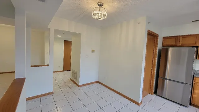 $2,300 | 18100 Rita Road, Unit 2D, Tinley Park, IL 60477