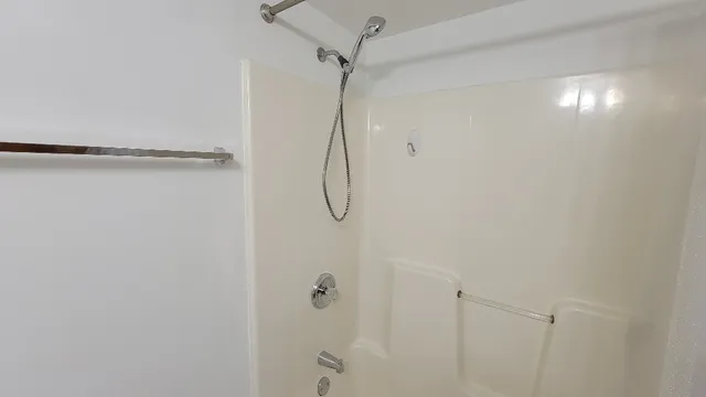 $2,300 | 18100 Rita Road, Unit 2D, Tinley Park, IL 60477