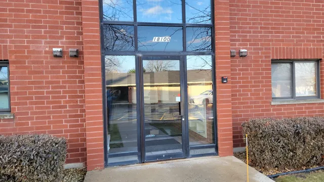 $2,300 | 18100 Rita Road, Unit 2D, Tinley Park, IL 60477