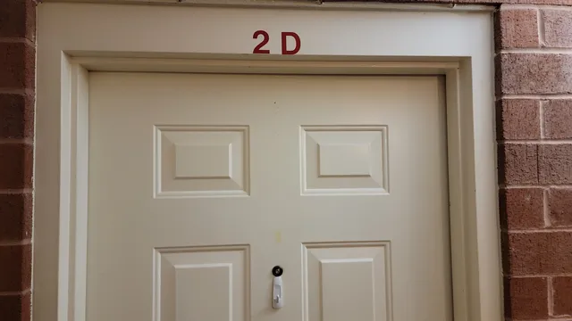 $2,300 | 18100 Rita Road, Unit 2D, Tinley Park, IL 60477