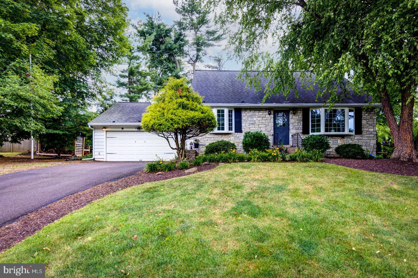 114 Devon Road Chalfont, PA 18914 - Photo 1 of 23 Exterior Front w/ 2-car garage
