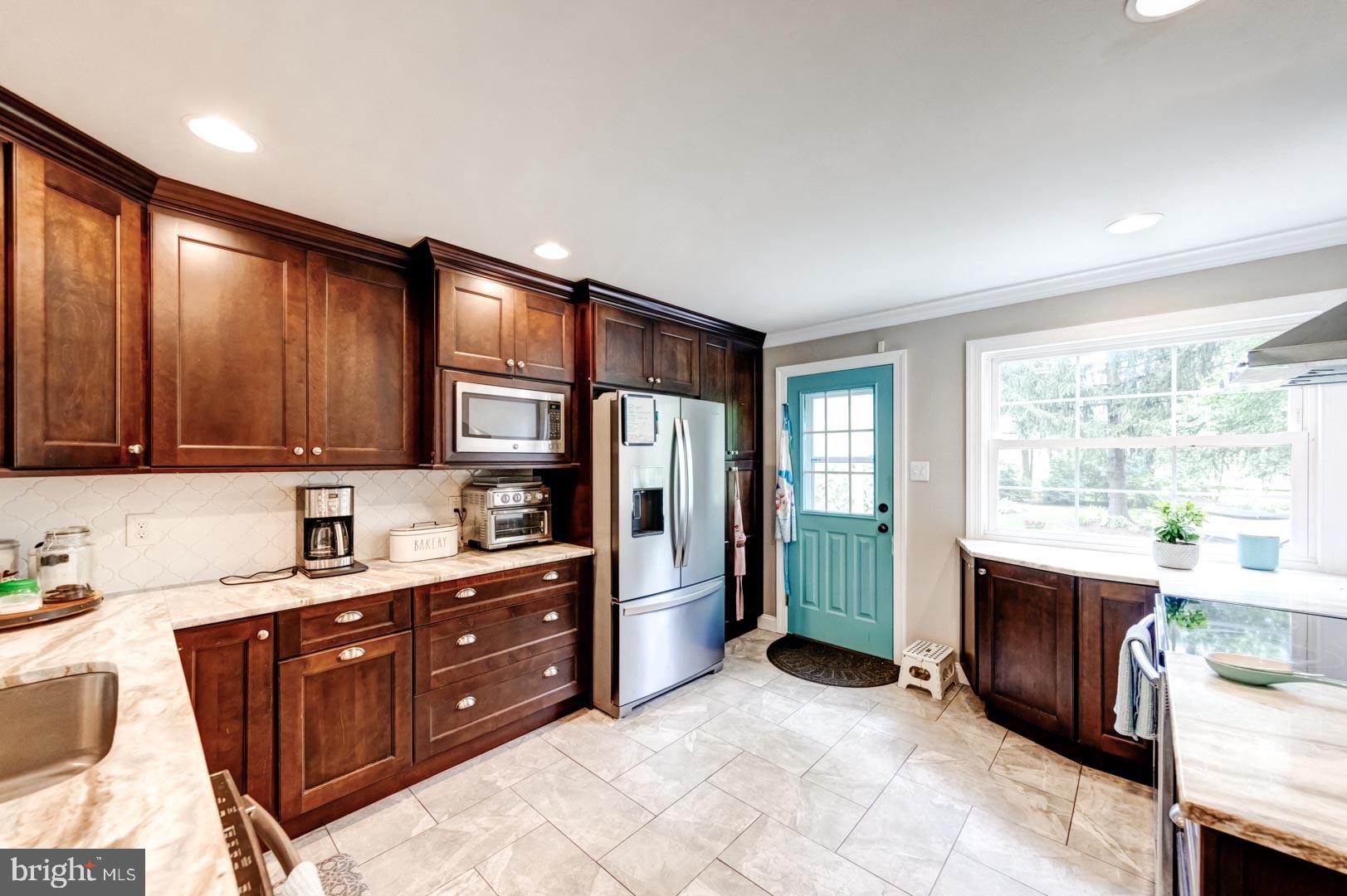 114 Devon Road Chalfont, PA 18914 - Photo 13 of 23 Kitchen